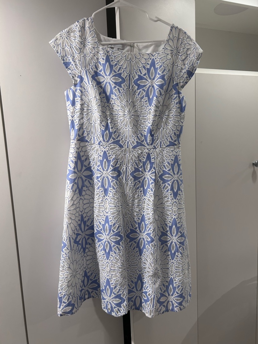 Blue & White Floral Fit-and-Flare Eyelet Spring Midi Dress Talbots size 8